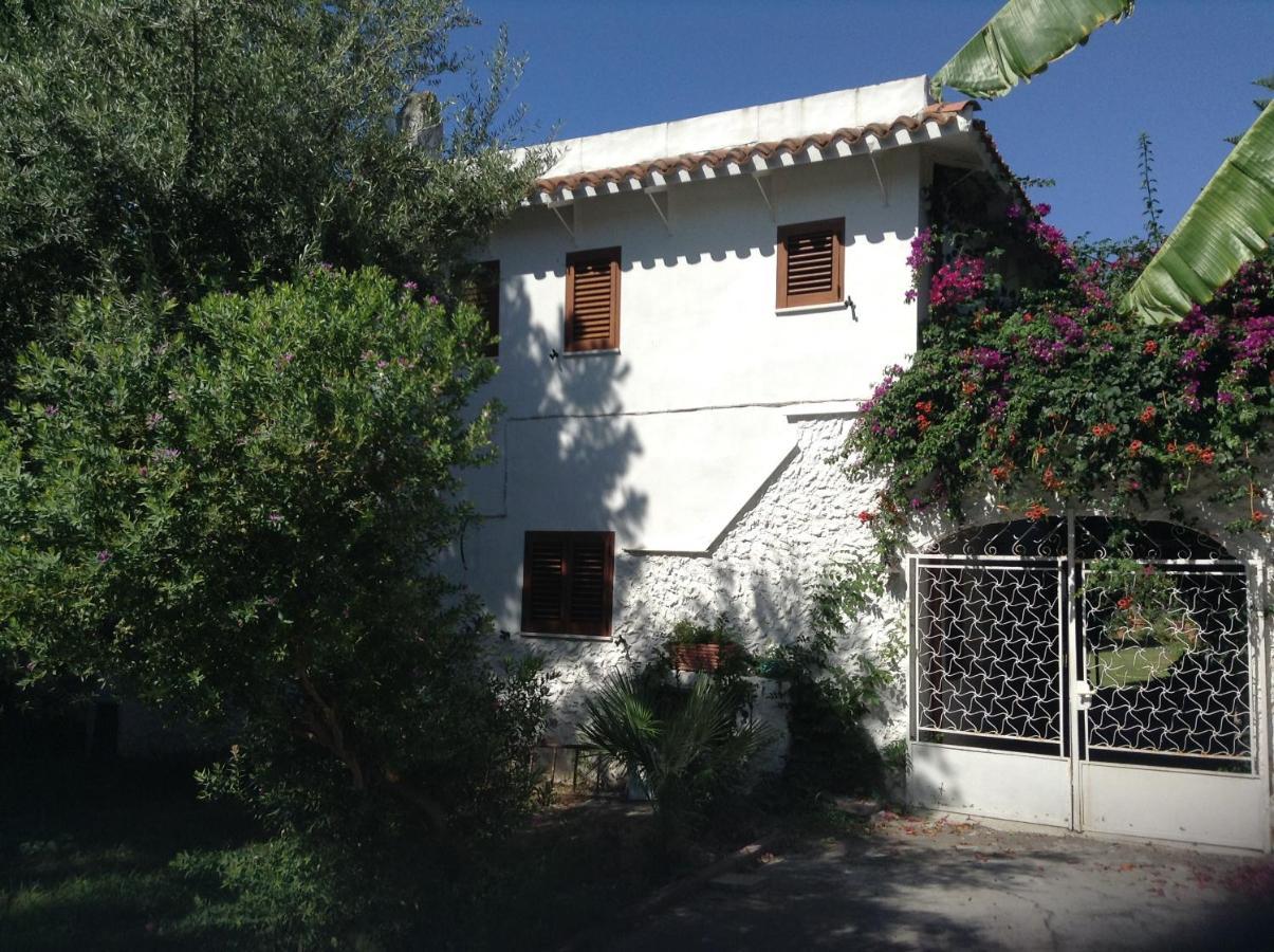 Deliziosa Villa 150 Metri Dal Mare Quartu SantʼElena Exteriör bild